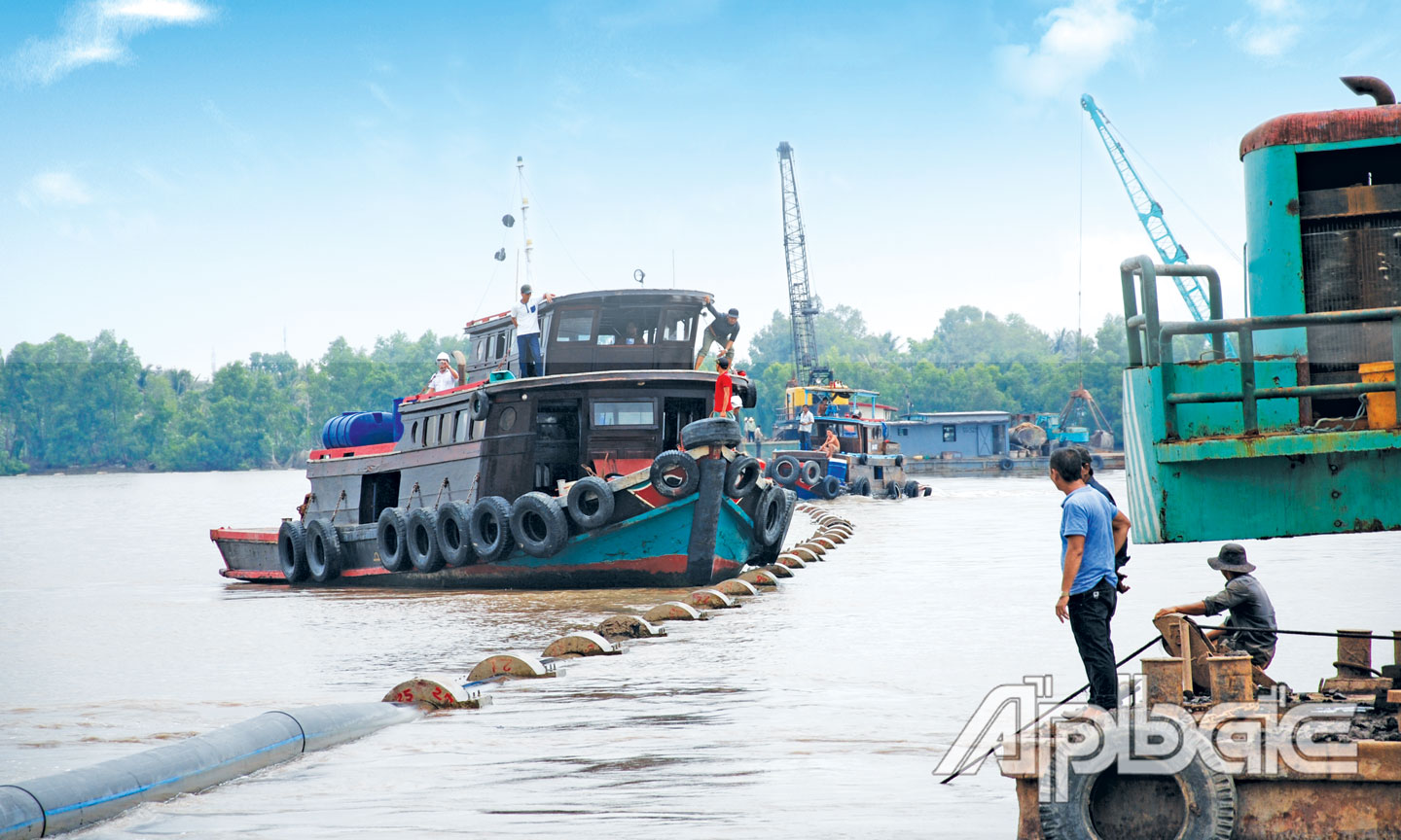 Công trình đưa nước từ Nhà máy nước BOO Đồng Tâm về huyện Tân Phú Đông góp phần khắc phục tình trạng khó khăn về n