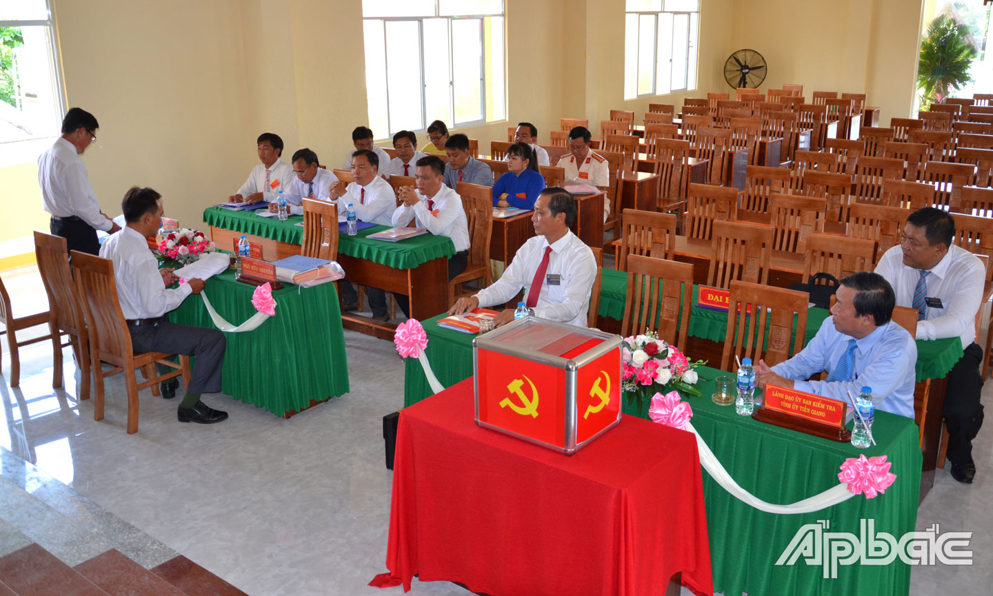 Ban Chấp hành Đảng bộ xã Song Bình nhiệm kỳ 2020 - 2025 họp làm việc phiên thứ 2.