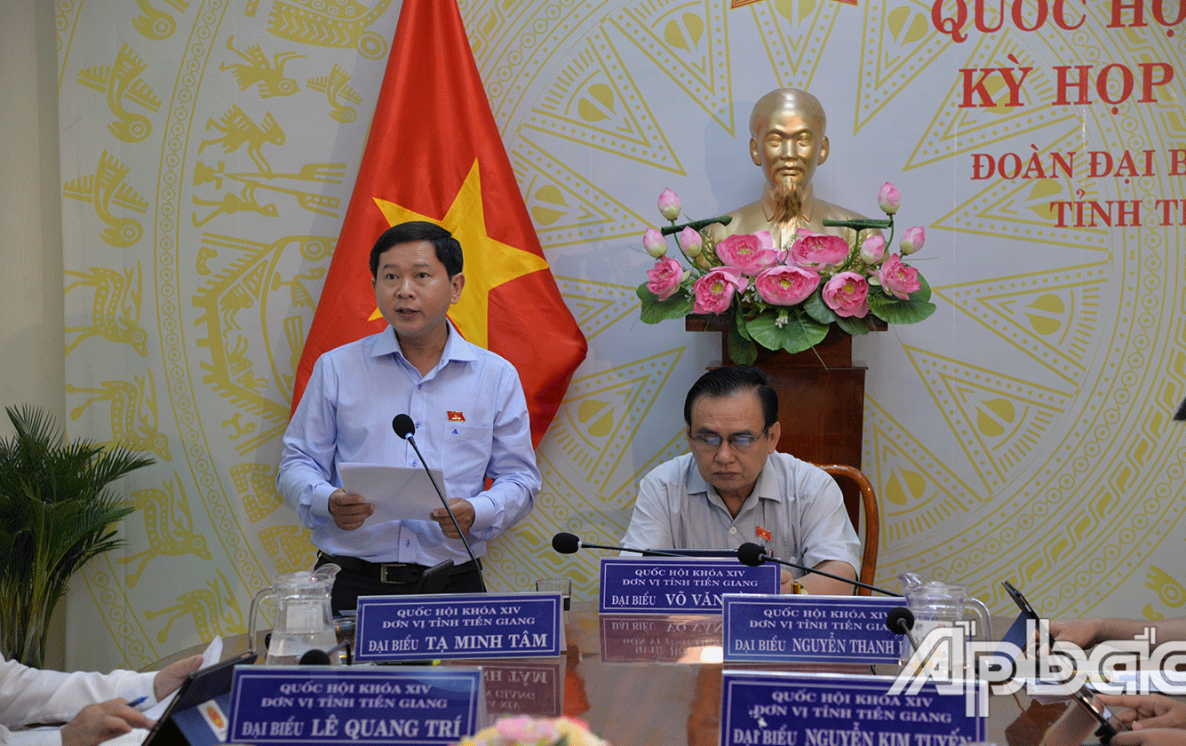 : Đại biểu Tạ Minh Tâm, Đại biểu Quốc hội đơn vị tỉnh Tiền Giang đóng góp ý kiến tại phiên thảo luận trực tuyến