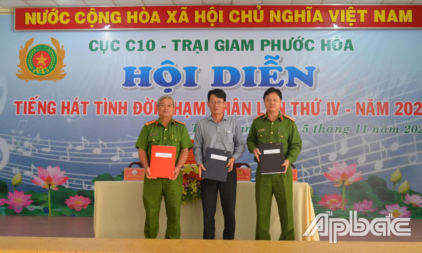 Trại giam Phước Hòa và Mỹ Phước ký kết chương trình phối hợp với Sở Văn hóa-Thể thao và Du lịch.