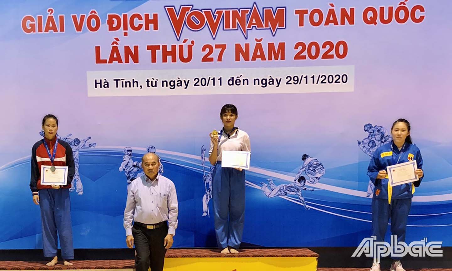 VĐV Nguyễn thị Mộng Kiều đoạt Huy chương Vàng hạng cân 60 kg Nữ. 