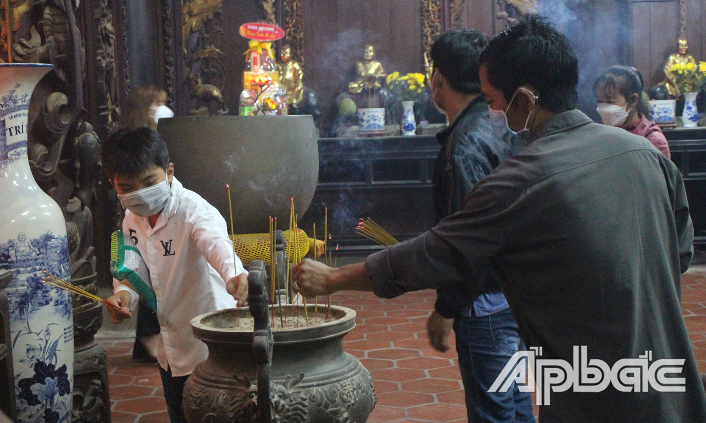 Đi lễ chùa: Nét đẹp văn hóa Rằm tháng Giêng