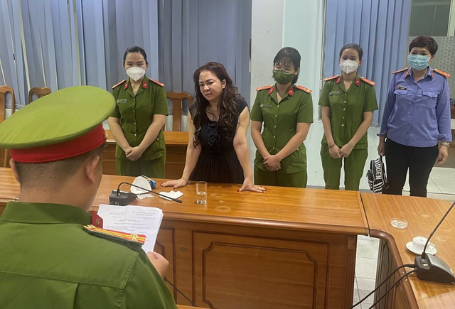 Công bố quyết định khởi tố bị can, lệnh bắt tạm giam đối với bà Nguyễn Phương Hằng.
