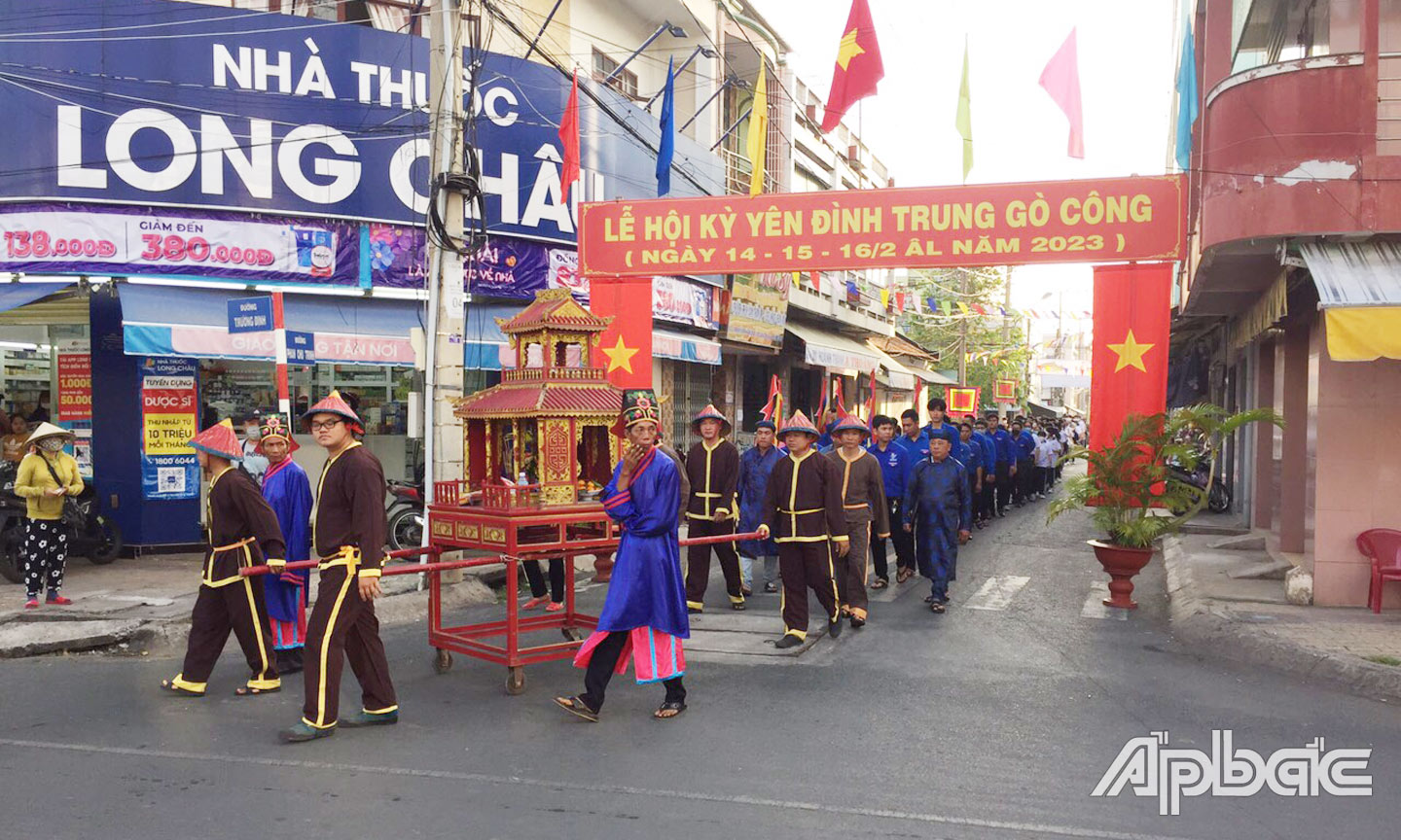 Thời gian qua, tỉnh Tiền Giang đã có nhiều nỗ lực trong việc tổ chức các lễ hội truyền thống.  Ảnh chụp tại Lễ hội Kỳ yên Đình Trung (TX. Gò Công)