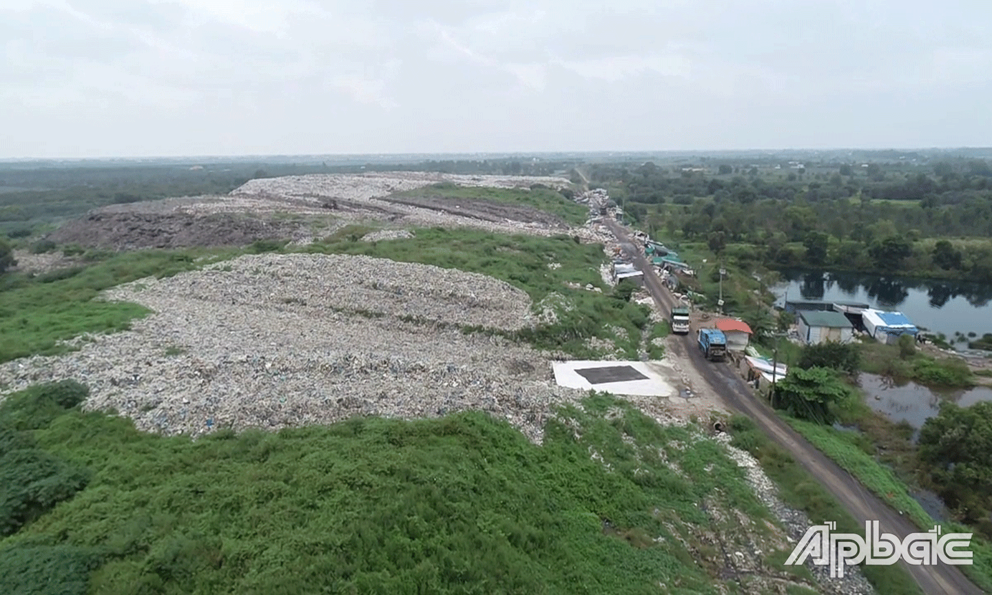 Bãi rác Tân Lập 1 là bãi rác lớn nhất tỉnh Tiền Giang.