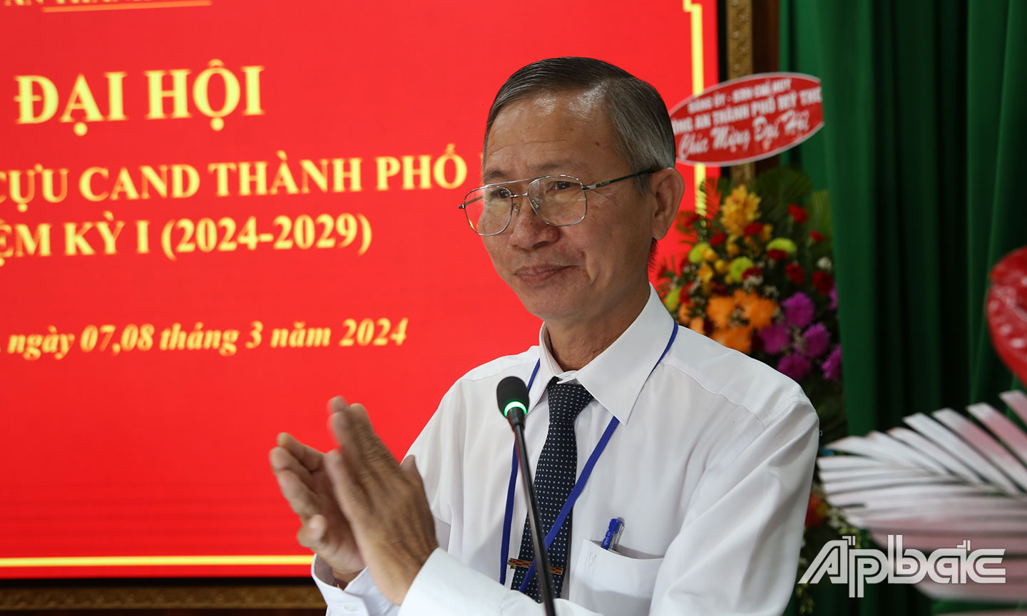Đồng chí Nguễn Quang Thành chúc mừng và chỉ đạo Đại hội.