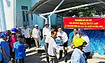 Trao tặng 1.000 bình nước uống cho người dân huyện Gò Công Đông