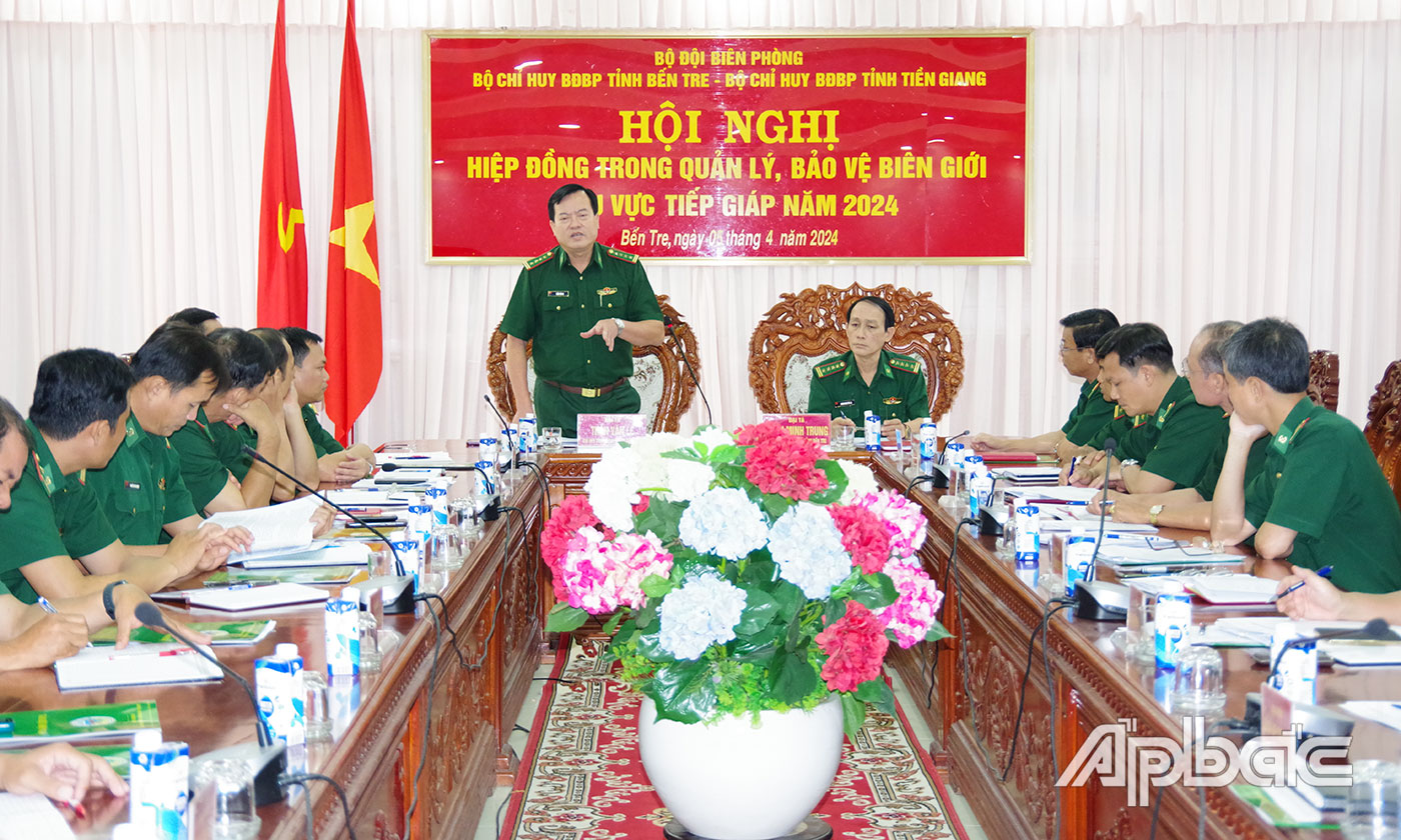 Đại tá Trần Văn Le, Chỉ huy trưởng BĐBP Tiền Giang phát biểu tại hội nghị.