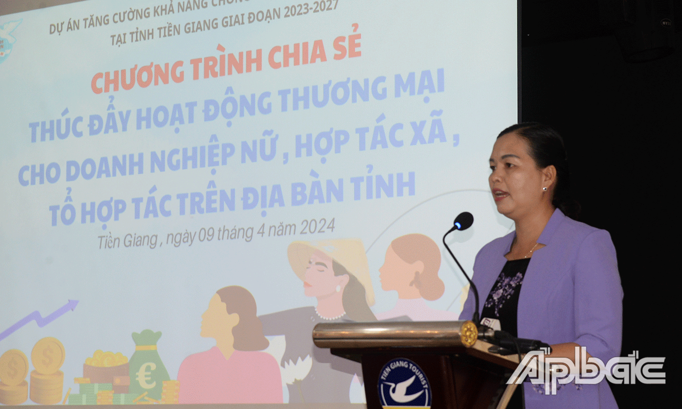 Chủ tịch Hội LHPN tỉnh, Trưởng Ban quản lý Dự án Nguyễn Thị Kim Phượng phát buổi tại buổi chia sẻ.