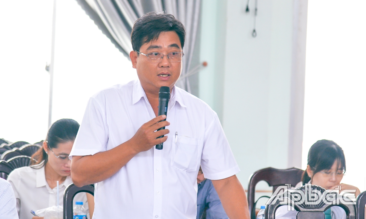 Đồng chí Nguyễn Hoàng Khuyên Phó Giám đốc Sở Kế hoạch và Đầu tư phát biểu ý kiến tại buổi làm việc.