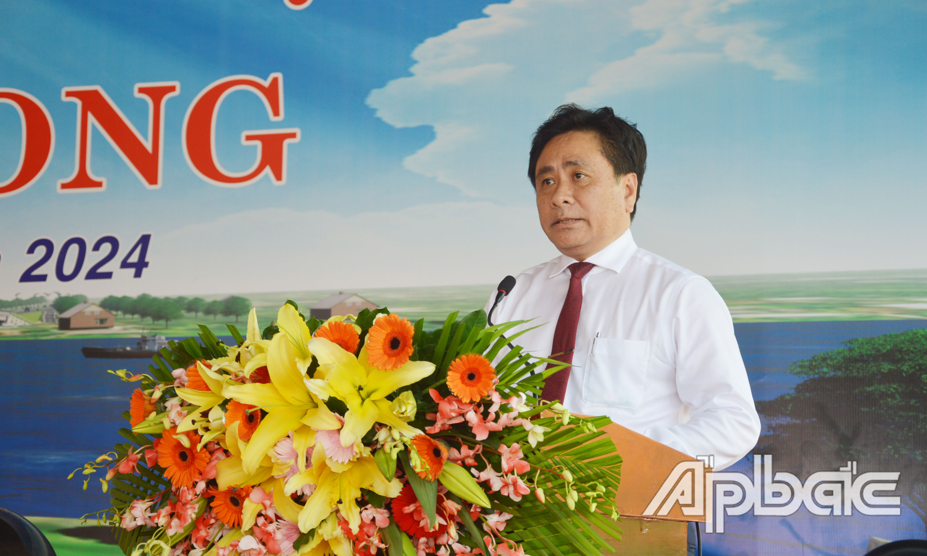 Phó Chủ tịch Thường trực UBND tỉnh Tiền Giang Trần Văn Dũng phát biểu tại Lễ khởi công.