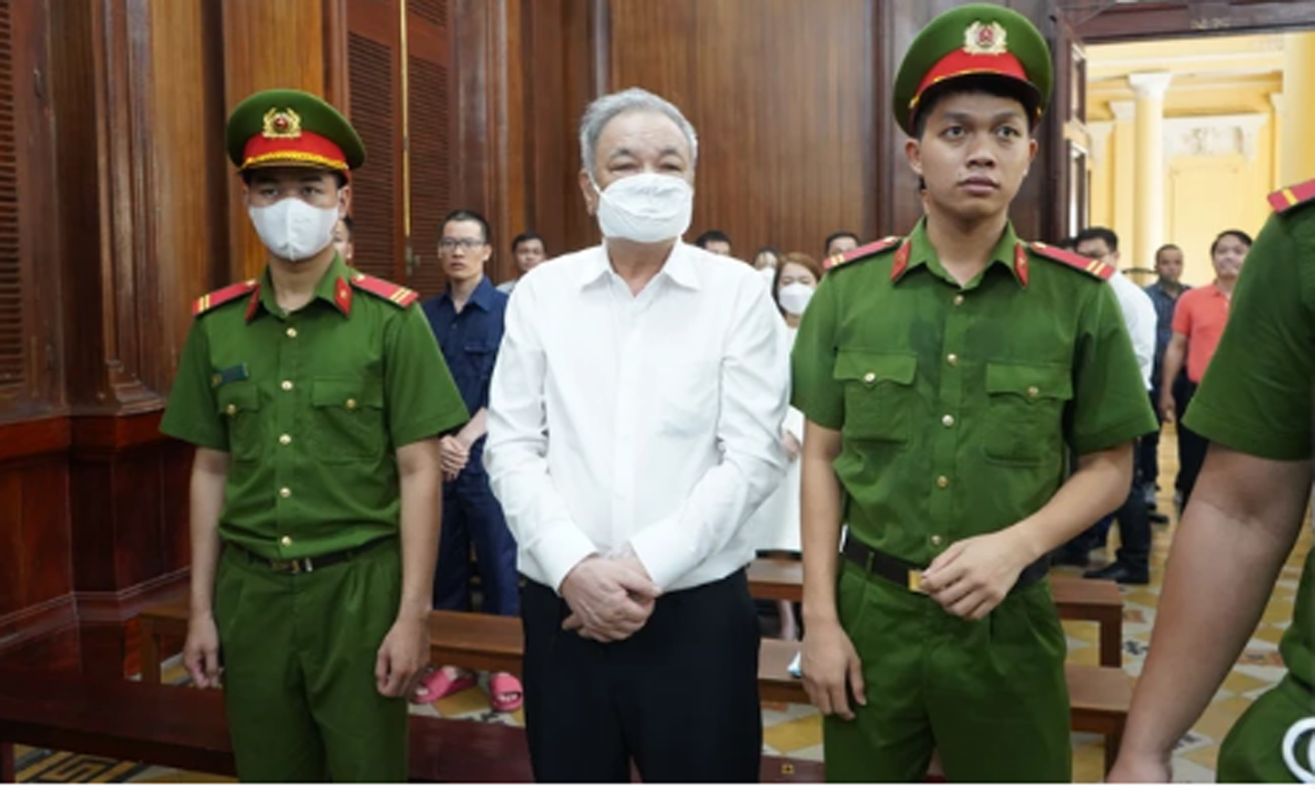 Bị cáo Trần Quí Thanh nghe tuyên án. Ảnh: CHÍ THẠCH