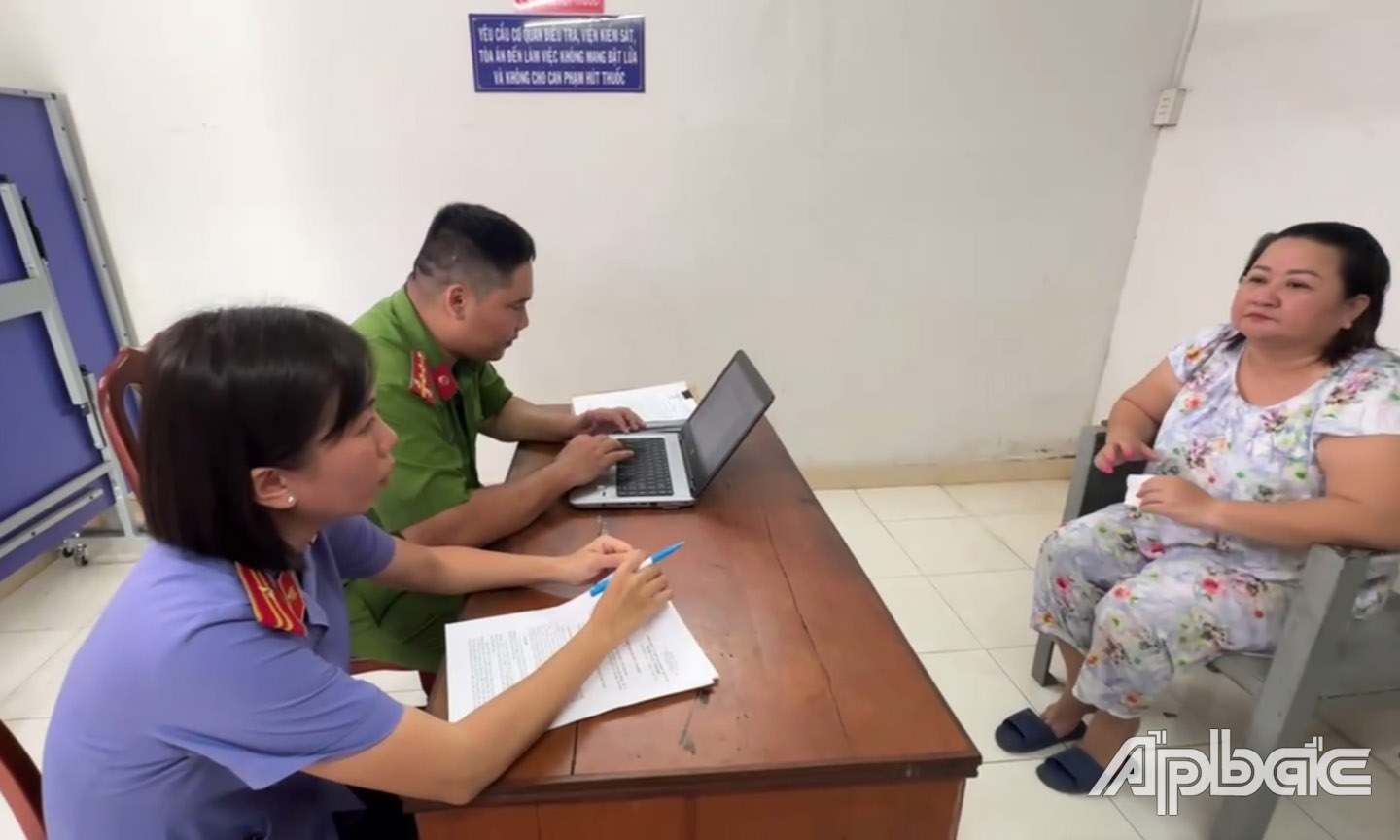 Cơ quan điều tra và Viện kiểm sát huyện Châu Thành phối hợp hỏi cung bị can Nguyễn Thị Đầm