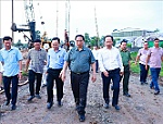 Thủ tướng khảo sát các dự án hạ tầng giao thông, chống biến đổi khí hậu tại Cần Thơ