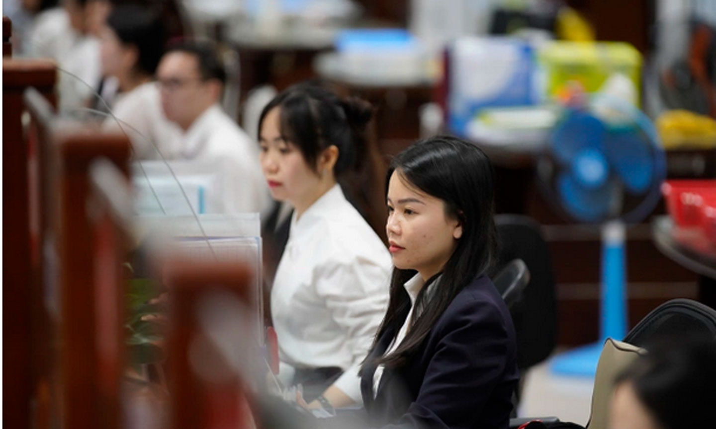 Nghỉ hưu trước tuổi do tinh giản biên chế có thể nhận hai khoản trợ cấp