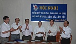 Ký kết giao ước thi đua năm 2012