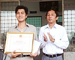Tặng Bằng khen cho diễn viên Đào Vũ Thanh