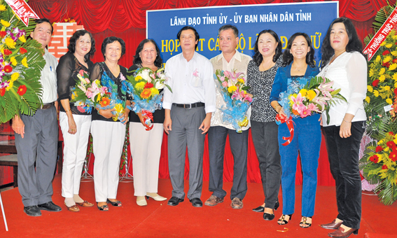 Chúc mừng nữ cán bộ lãnh đạo dịp 8-3