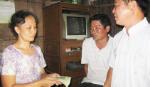 Giúp đỡ người mẹ bệnh tật có con học giỏi