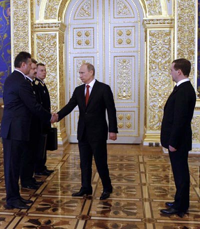 Chiếc vali hạt nhân chiến lược được chuyển giao cho Tổng thống Putin