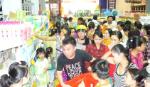 10.000 lượt người đến với phiên chợ hàng Việt