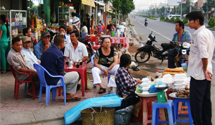 TP. Mỹ Tho: Vỉa hè bị tái lấn chiếm