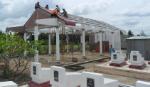 Nhân dân đóng góp xây dựng nhà quản trang