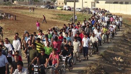 Quân đội chính phủ và lực lượng nổi dậy tranh nhau từng góc phố. Ảnh: Reuters.