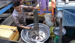 Mưu sinh trên sông Tiền