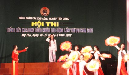 Tiết mục “Biết ơn chị Võ Thị Sáu” của Công ty TNHH Royal Foods.