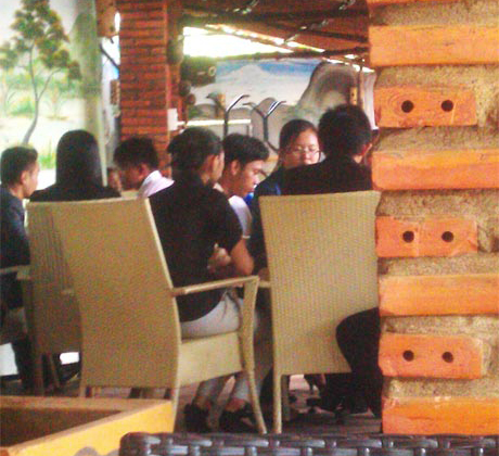 Văn phòng đại diện Công ty cổ phần đầu tư Tâm Mặt Trời lúc còn thuê một góc quán cà phê ở P.6.