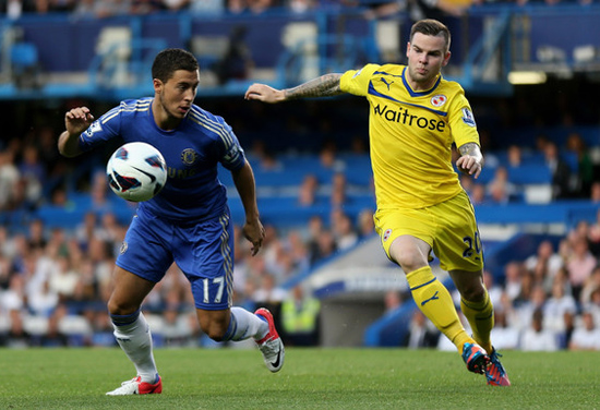 sự tin quái và tự tin cao độ đã giúp Hazard dễ dàng hòa nhập với lối chơi của Chelsea
