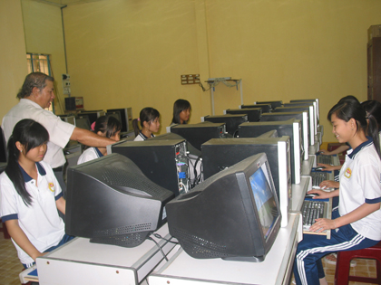 Mục đích của tài trợ cho giáo dục là để tăng cường cơ sở vật chất trường lớp, hỗ trợ hoạt động dạy - học. Ảnh: N.Hữu