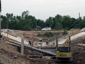 Xây dựng cống đập thủy lợi lớn ngăn lũ, chống hạn và xâm nhập mặn tại Tiền Giang. 