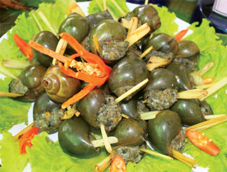 Ốc bươu nhồi thịt hấp.