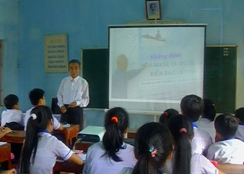 Thầy Vàng đang say sưa 