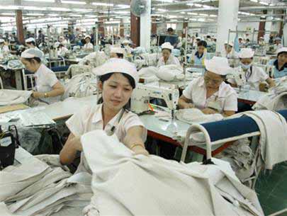 Dệt may – một trong hai nhóm đạt kim ngạch xuất khẩu trên 1 tỷ USD (Nguồn: viettien.com.vn)