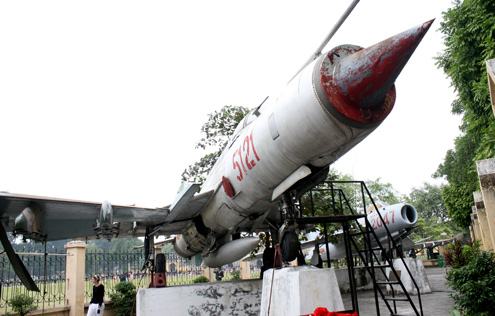 MIG21 do phi công Phạm Tuân lái vừa được công nhận là bảo vật quốc gia. Ảnh: Bá Đô