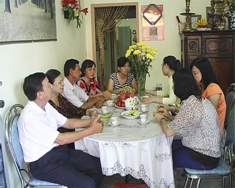 Gia đình  thầy Tỉnh - cô Hồng.