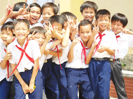 Học sinh trường THCS Long Bình Điền.