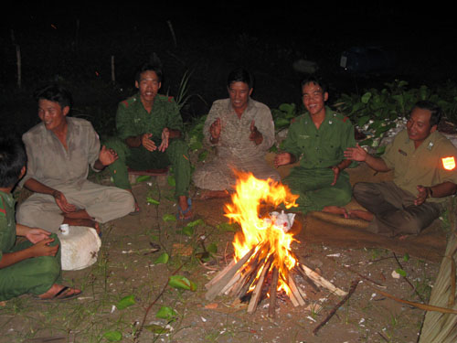 Sinh hoạt đêm ở cồn Ngang.