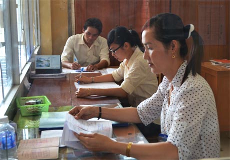 Học tập và làm theo Bác, cán bộ, đảng viên thị trấn Mỹ Phước đã sửa đổi lối làm việc để hoàn thành tốt nhiệm vụ được giao.