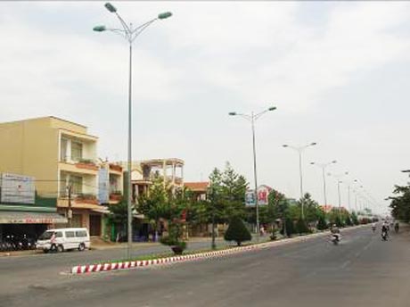 Hệ thống đèn tiết kiệm năng lượng trên đường Hùng Vương