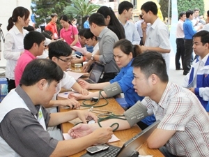 Cán bộ, nhân viên Bộ Giao thông Vận tải tham gia hiến máu. 