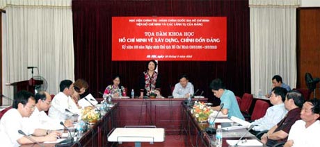  Quang cảnh buổi tọa đàm.
