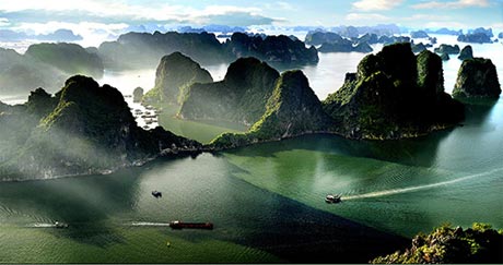 Tác phẩm Khoảnh khắc Hạ Long - Giải nhất cuộc thi năm 2012.