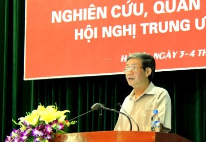              Đồng chí Đinh Thế Huynh phát biểu khai mạc Hội nghị. 