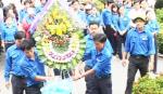 Tuổi trẻ Bến Cát “về nguồn” tại Cai Lậy