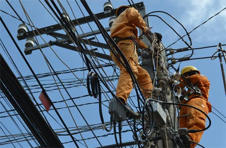 Giá điện tăng là một trong những nguyên nhân làm cho CPI tháng 8 có thể tăng 7,19% so với cùng kỳ năm 2012. Ảnh: Vân Anh
