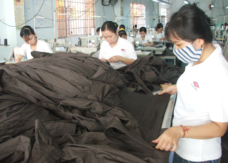 Dây chuyền may của công ty.